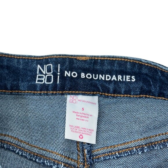 No Boundaries Womens Distressed Flared Jeans Size 5 Medium Wash Denim - Picture 3 of 11